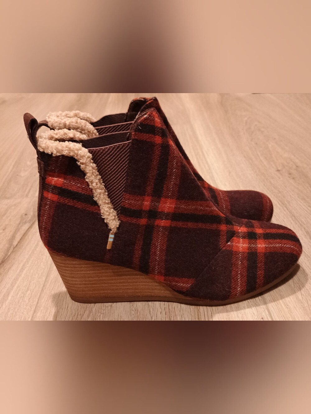 TOMS Kelsey Wedge Bootie Size 9.5 Red Plaid Fall Holiday